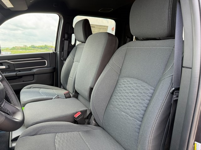2025 Ram 3500 Big Horn photo 29
