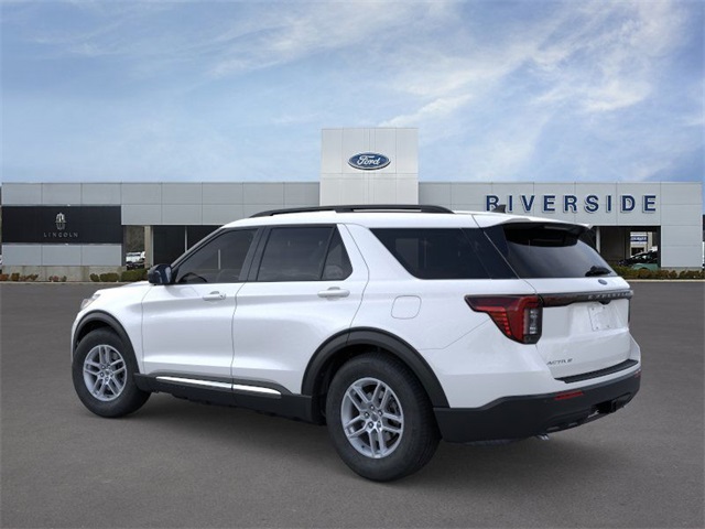 2025 Ford Explorer photo 4
