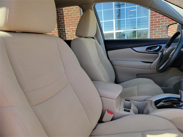 2016 Nissan Rogue SV photo 15