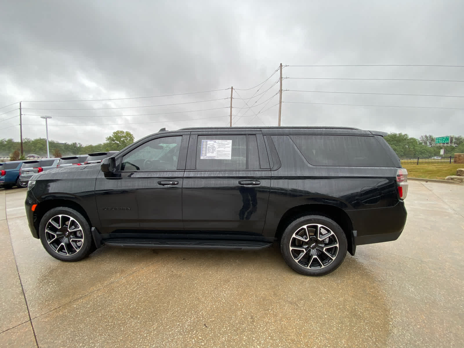 2021 Chevrolet Suburban RST photo 9