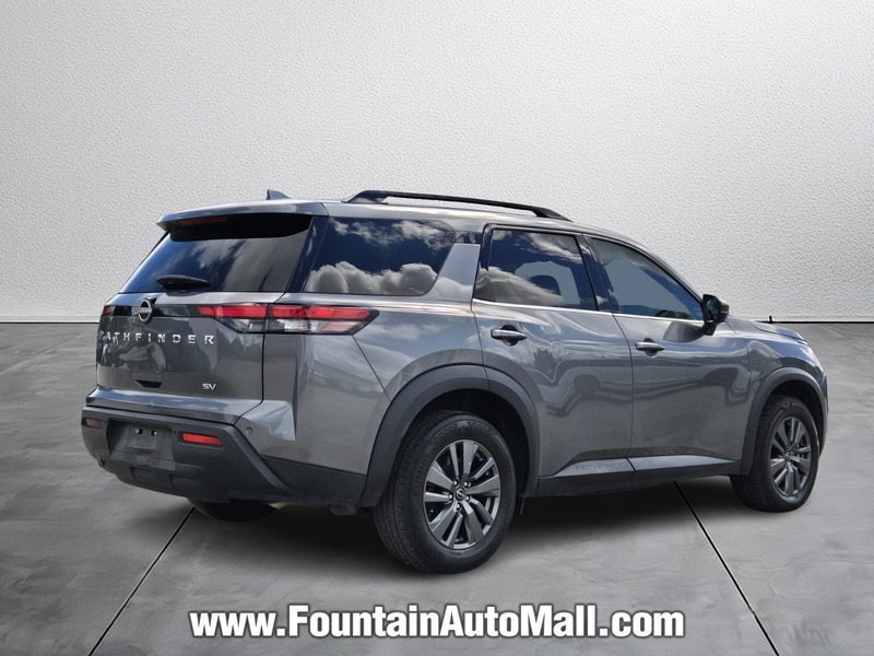 2023 Nissan Pathfinder SV photo 4
