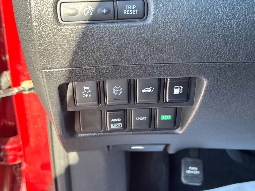 2019 Nissan Rogue SV photo 29