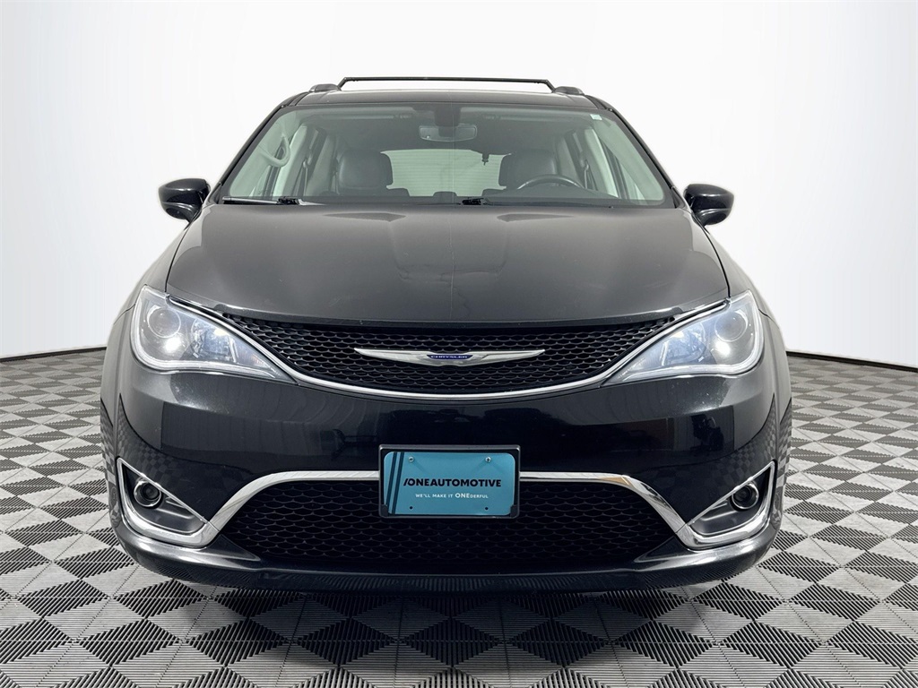 2019 Chrysler Pacifica Touring Plus photo 3