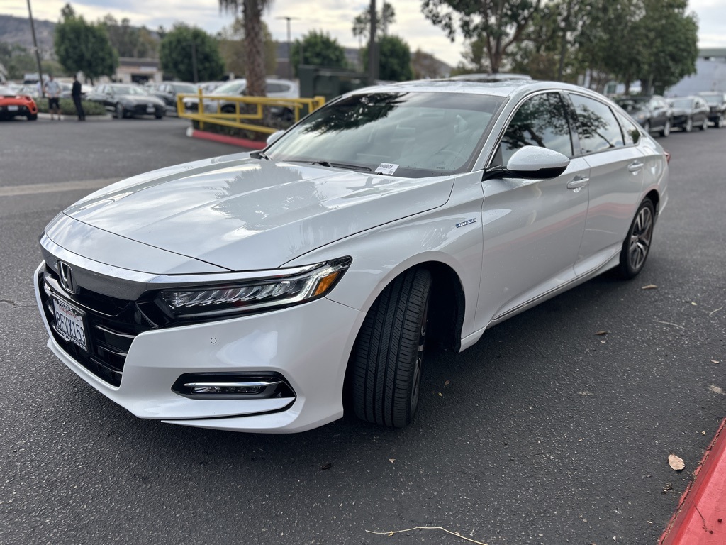 2018 Honda Accord Hybrid Touring photo 3
