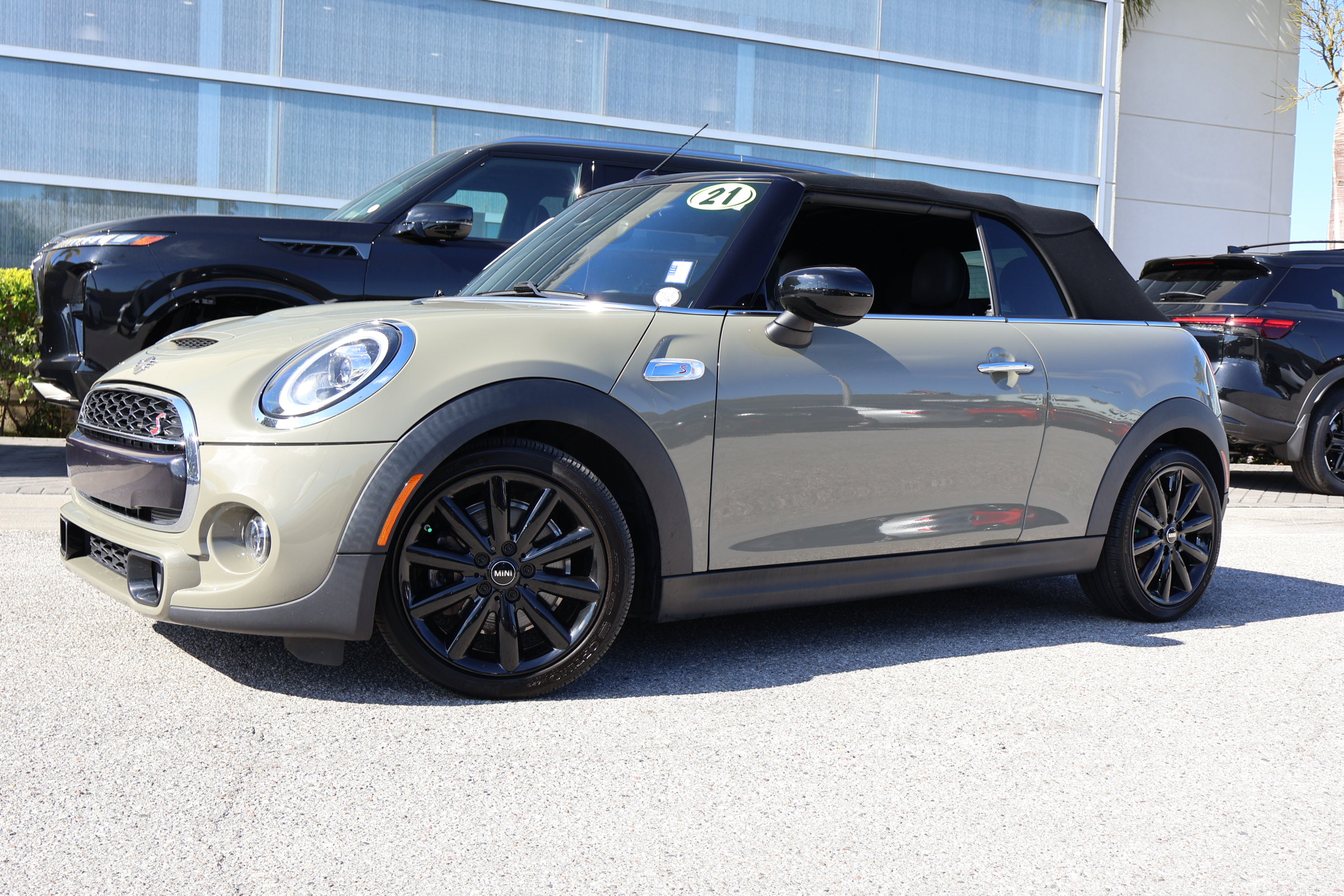 2021 MINI Convertible S's photo