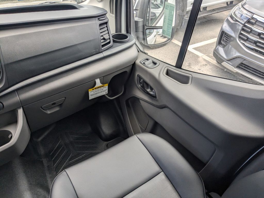 2025 Ford Transit photo 17