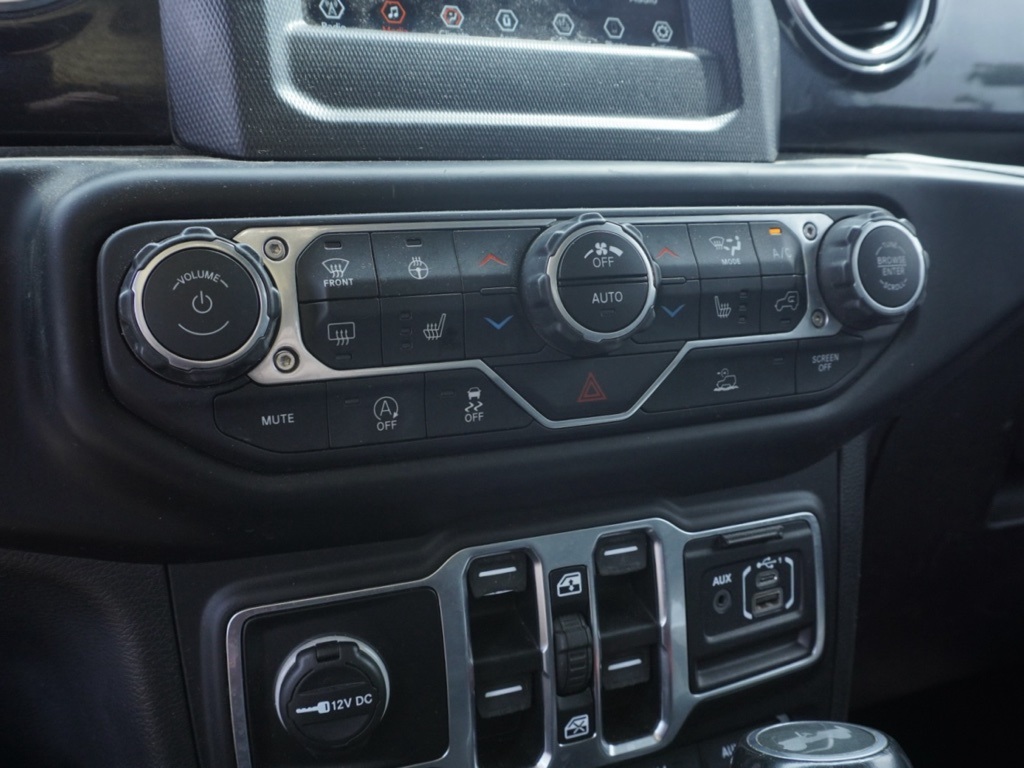 2021 Jeep Wrangler Sahara Altitude photo 14