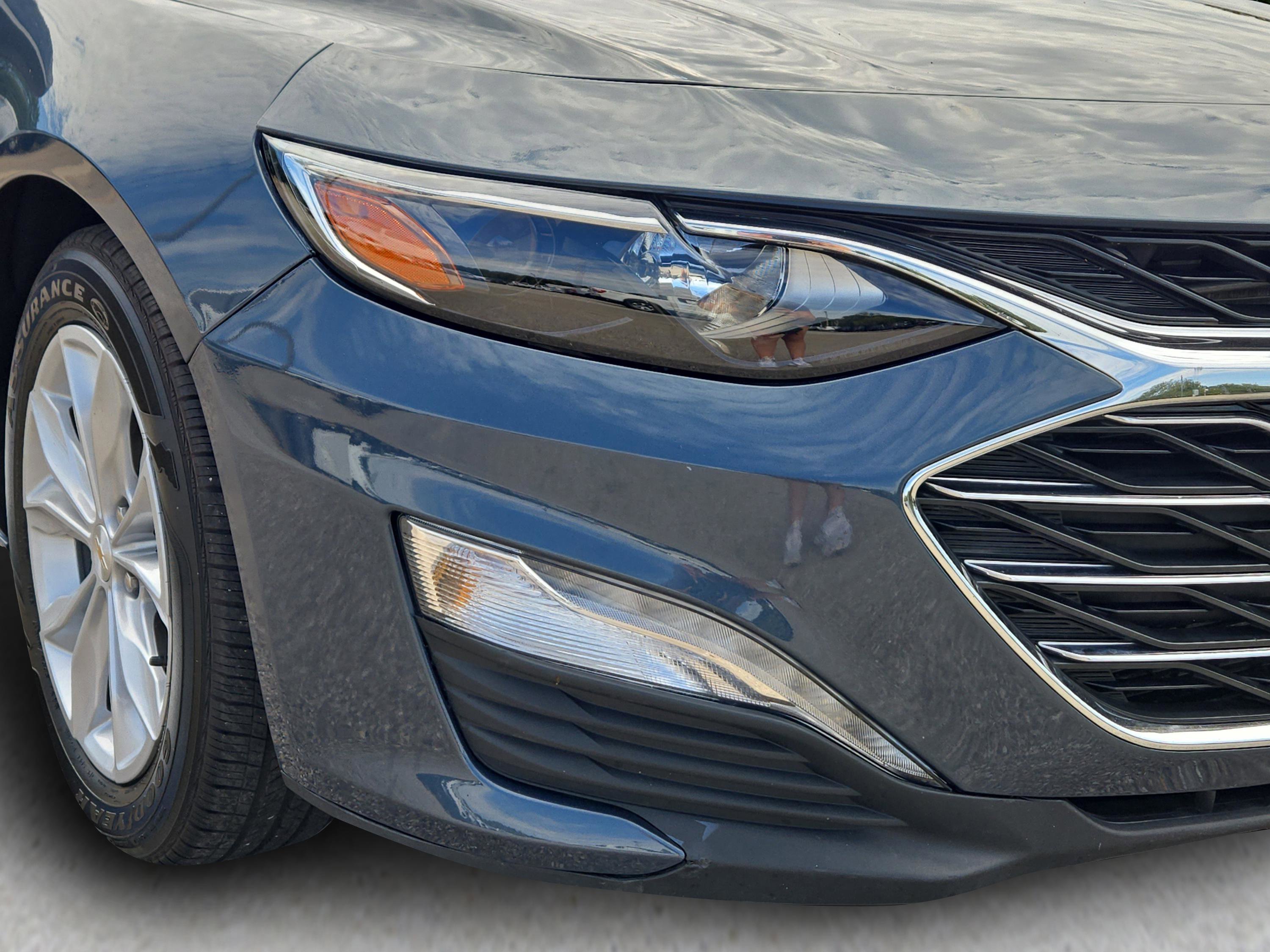 2025 Chevrolet Malibu 1LT photo 3