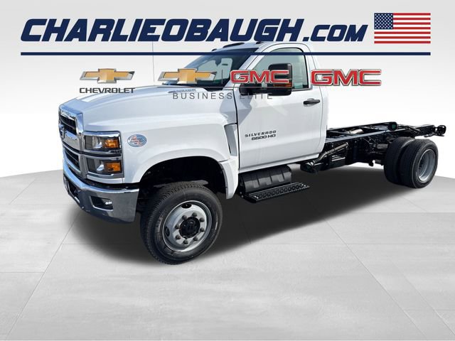 2024 Chevrolet Silverado 4500 Medium Duty Chassis Cab Work Truck's photo