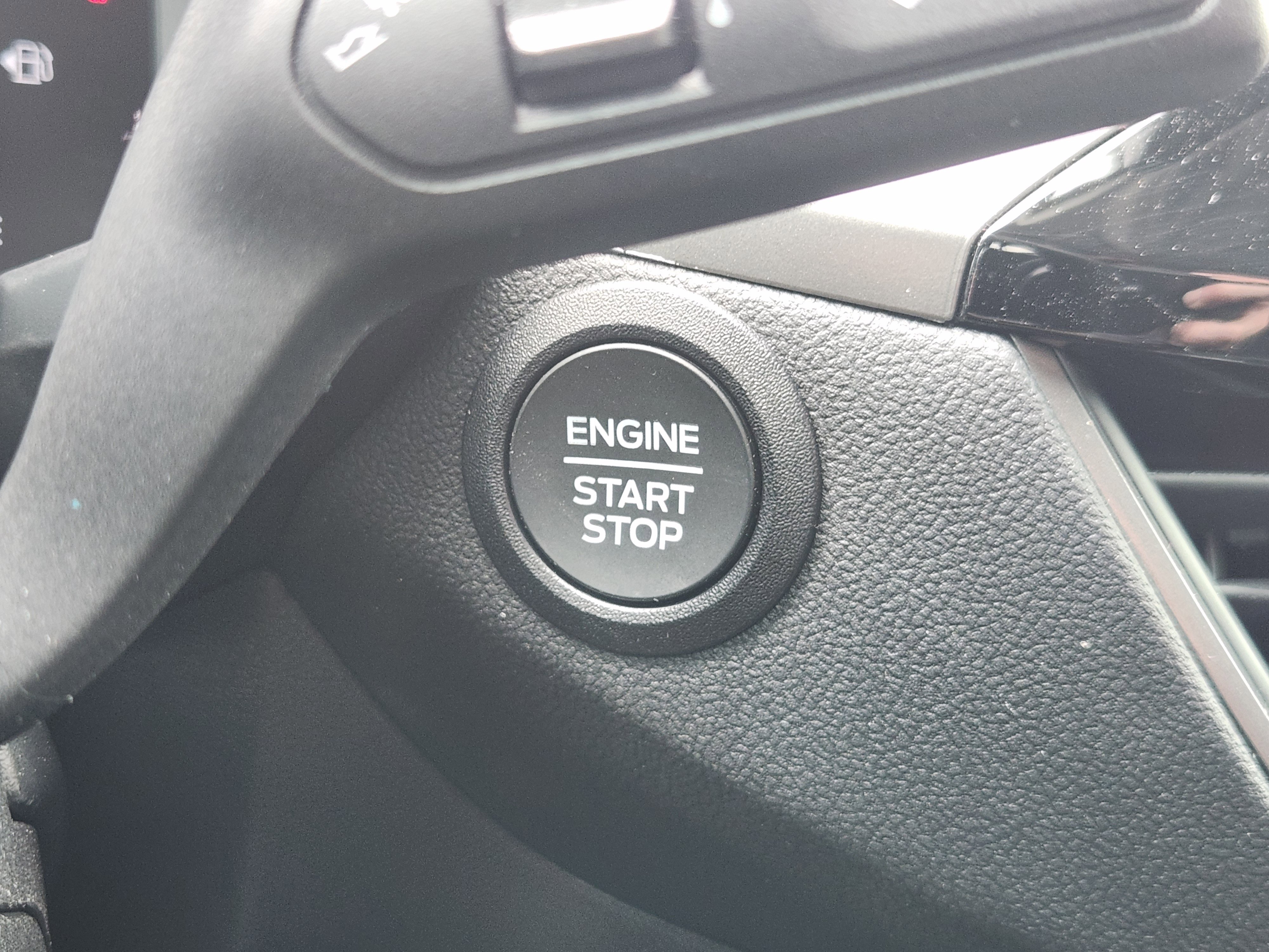 New 2025 Vapor Blue Metallic Ford Active image 15