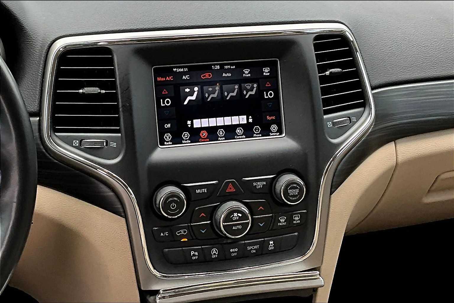 2021 Jeep Grand Cherokee Laredo E photo 6
