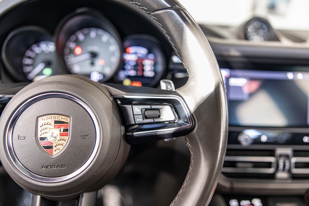 2022 PORSCHE MACAN - Image 25