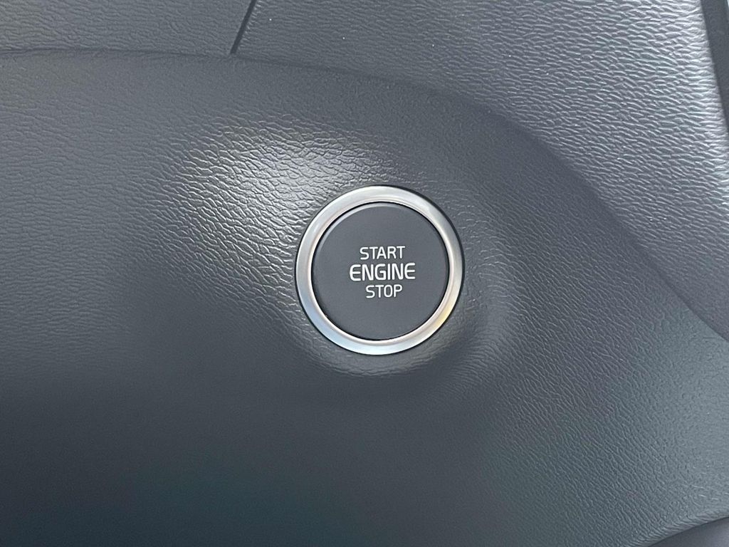 2026 Volvo XC40 AWD Plus photo 15