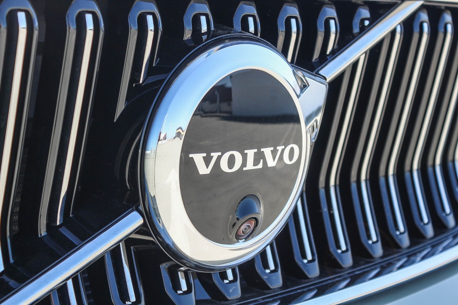 2024 Volvo XC40 Plus photo 4