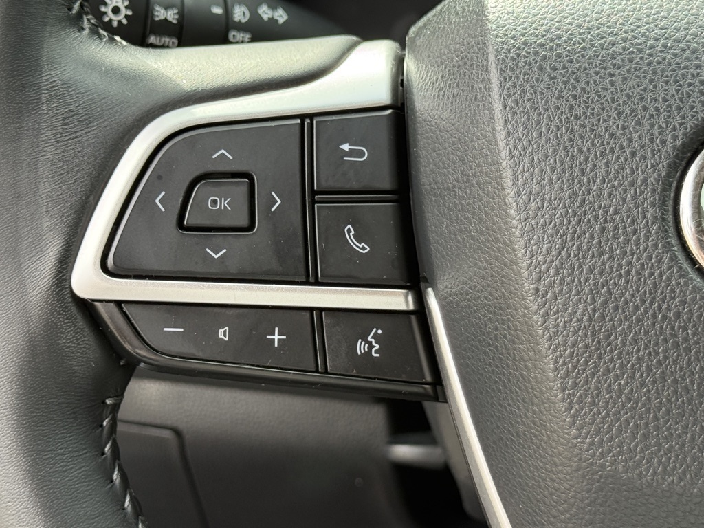 2023 Toyota Highlander XLE photo 23