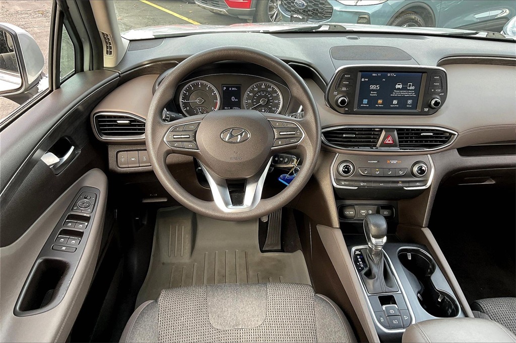 2020 Hyundai Santa Fe SE photo 4