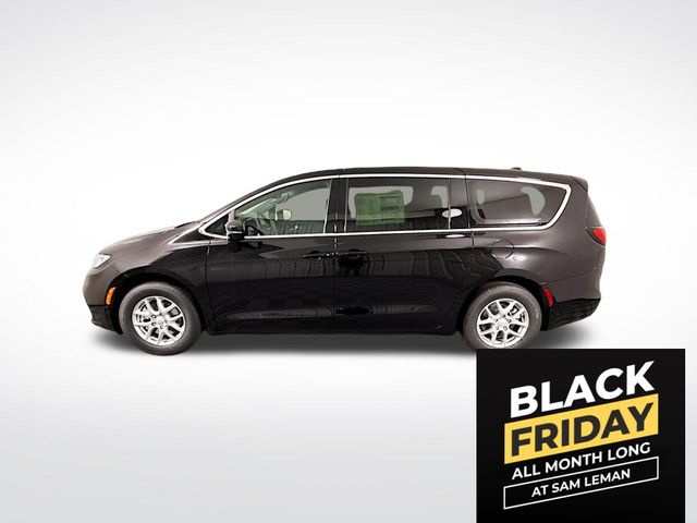 2026 Chrysler Pacifica photo 4