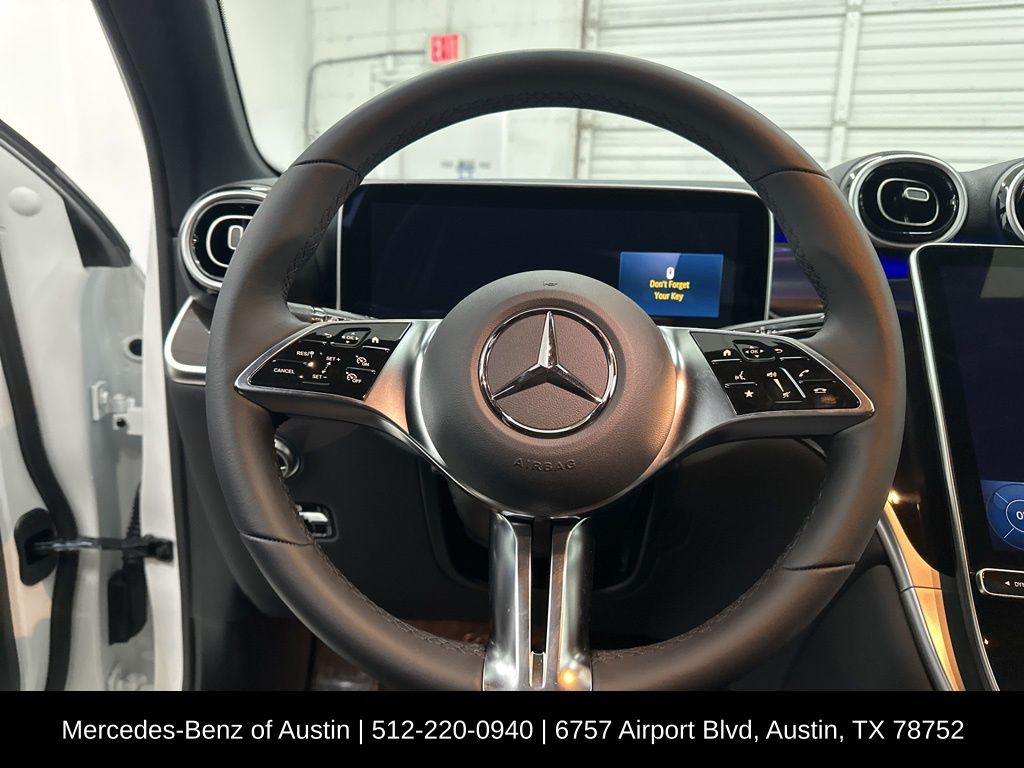 2025 Mercedes Benz GLC 300 photo 8