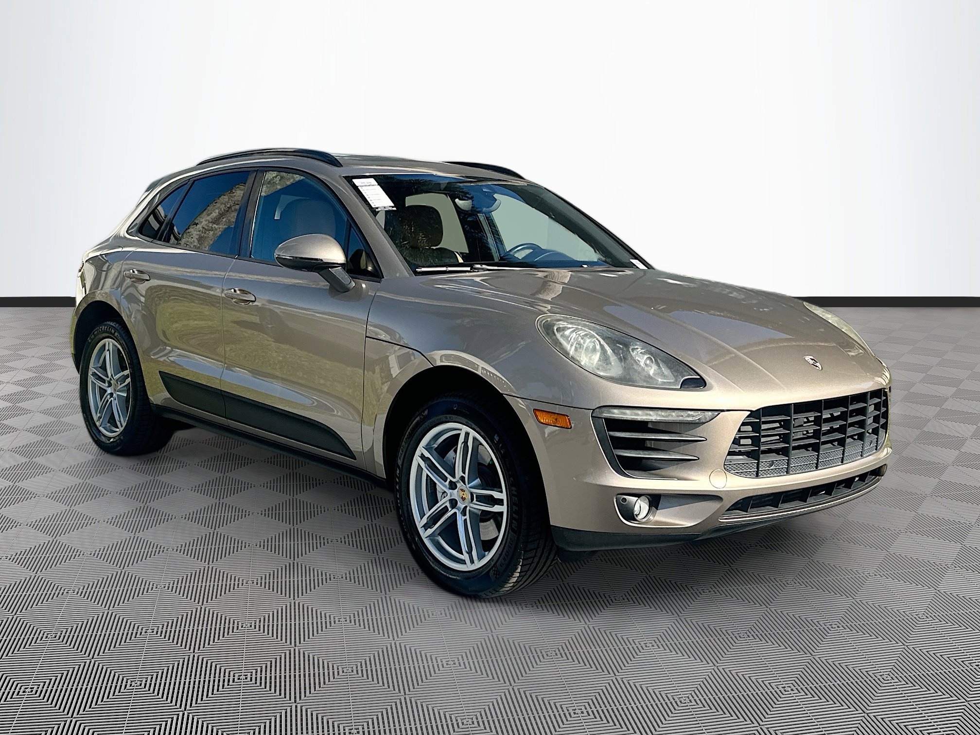 2018 Porsche Macan Base's photo