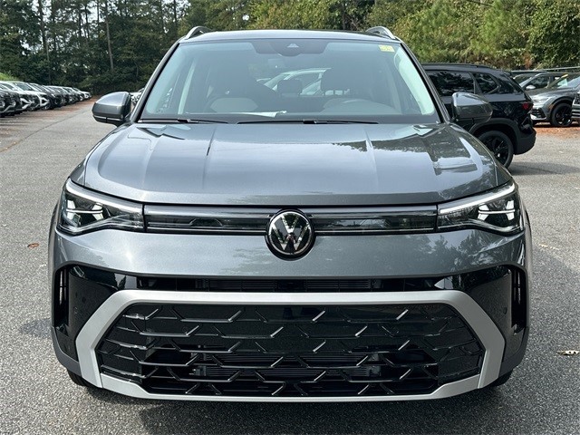 2025 Volkswagen Taos SEL photo 2