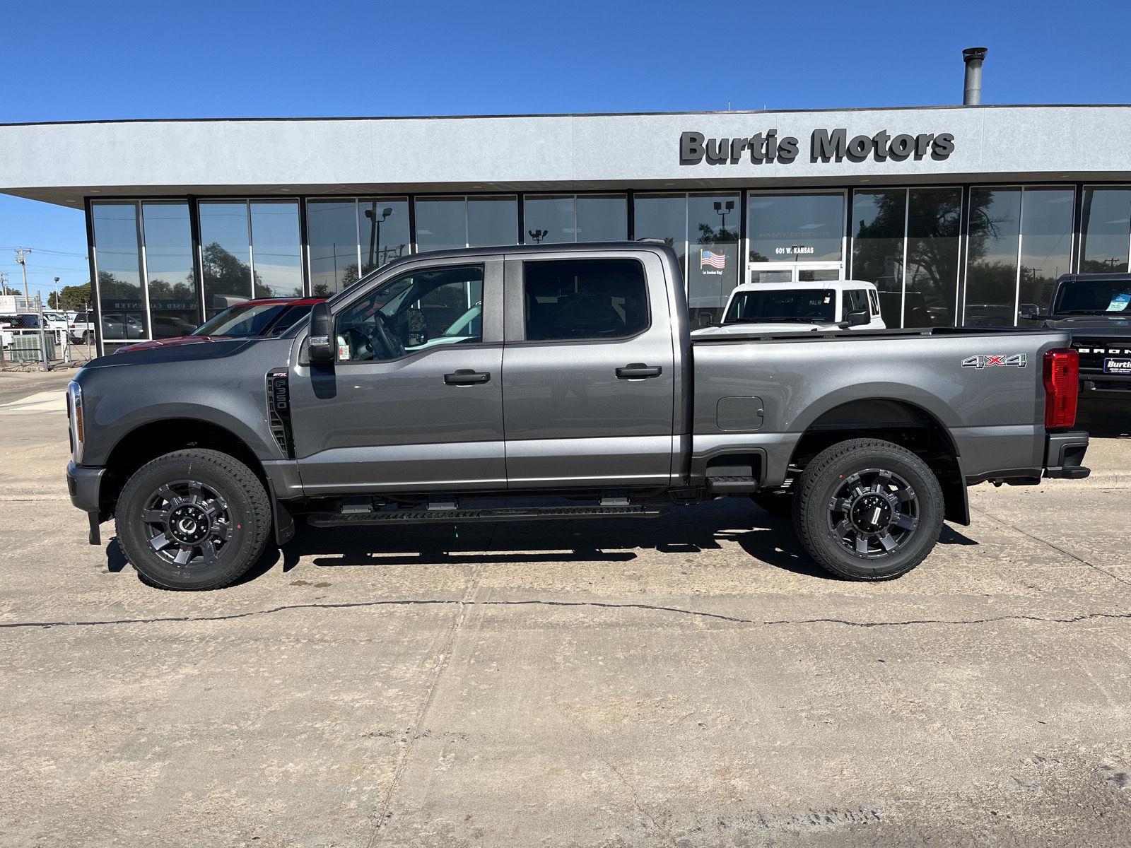 2026 Ford F-350 Super Duty XL's photo