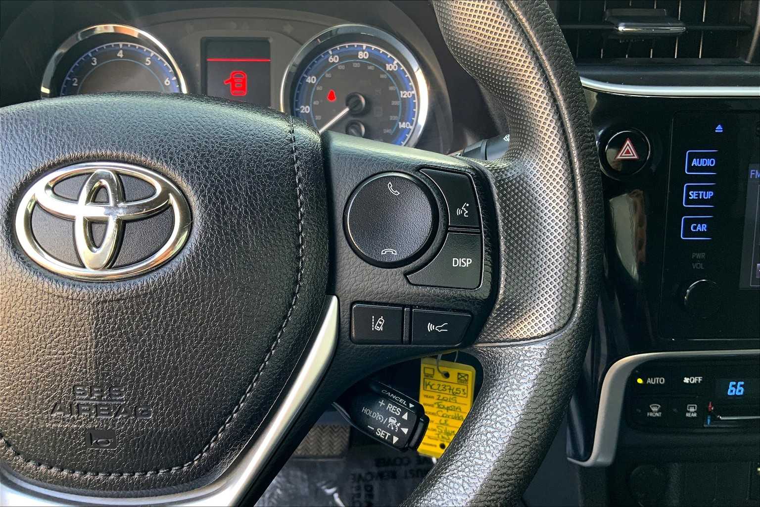 2019 Toyota Corolla LE photo 24