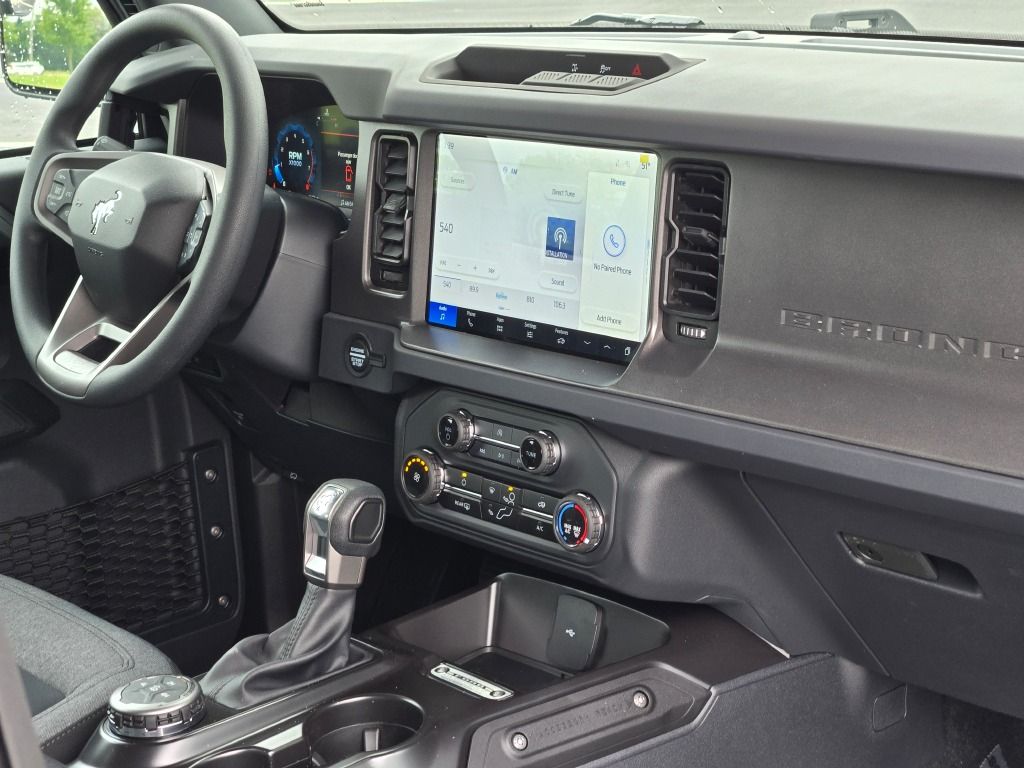 2025 Ford Bronco Base photo 4