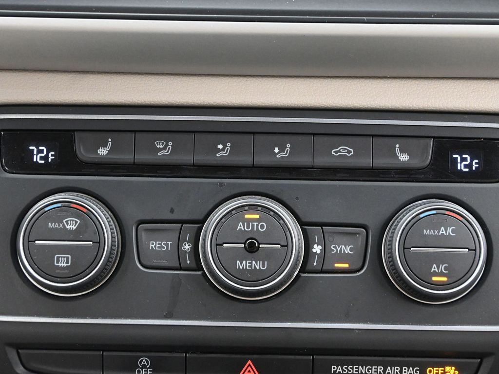 2021 Volkswagen Atlas V6 SE Technology R-Line photo 13