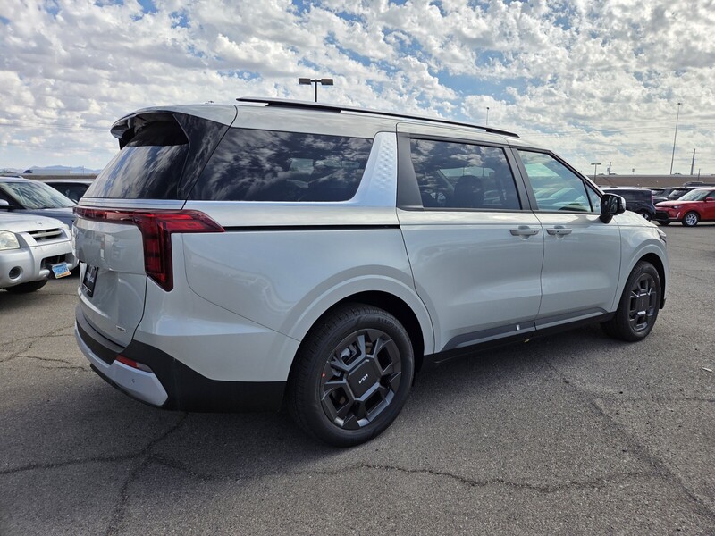 2026 Kia Carnival EX photo 2