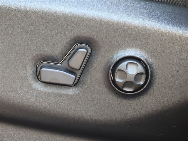 2026 Chrysler Pacifica photo 20