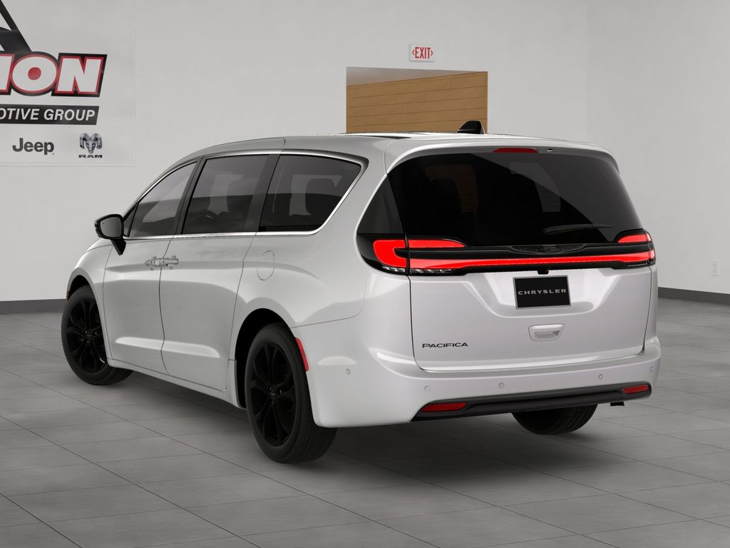 2026 Chrysler Pacifica photo 4