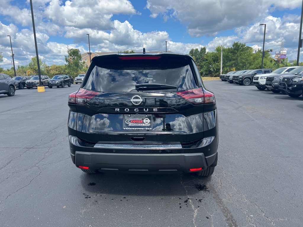 2026 Nissan Rogue SV photo 2
