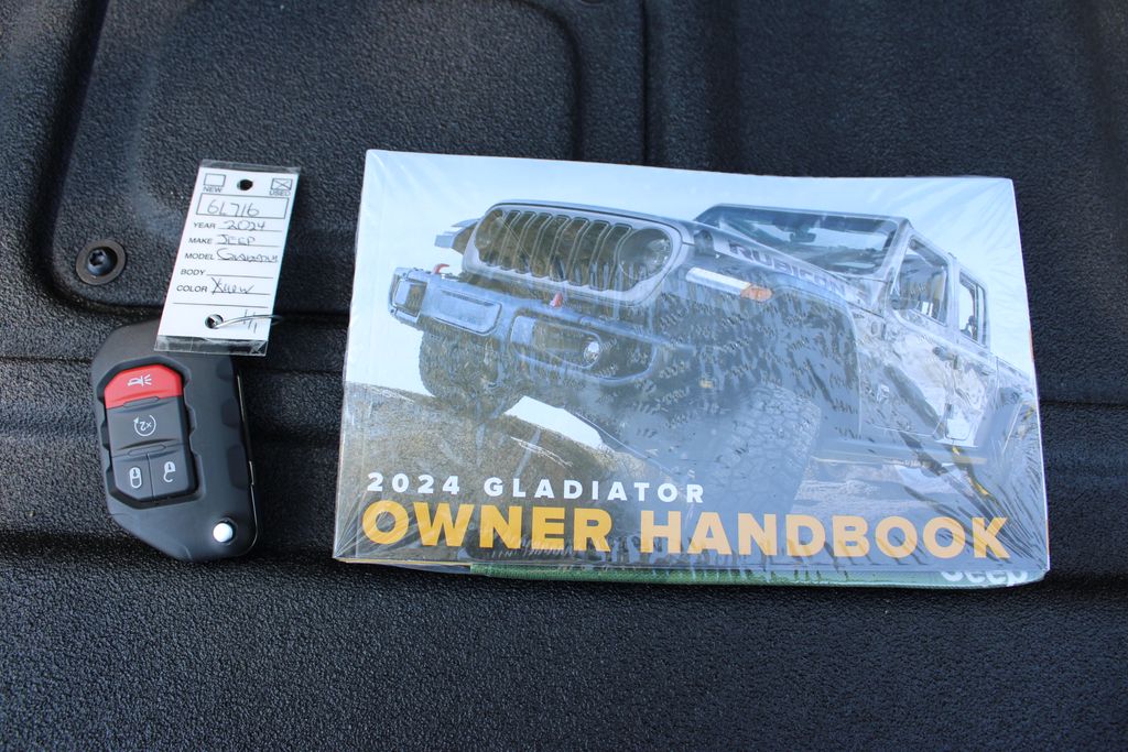 2024 Jeep Gladiator Sport photo 29