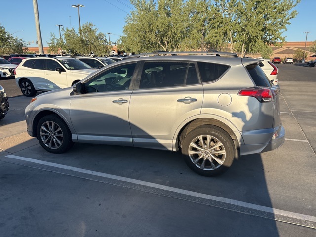 2017 Toyota RAV4 Platinum photo 2
