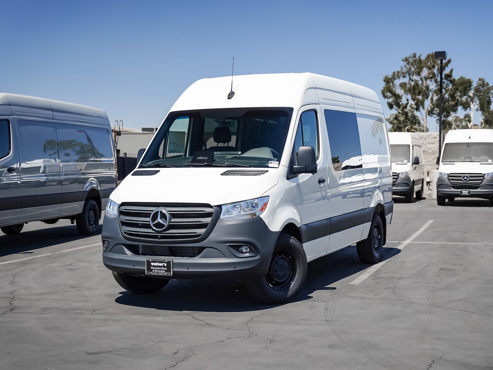 2025 Mercedes-Benz Sprinter Crew Van Base's photo