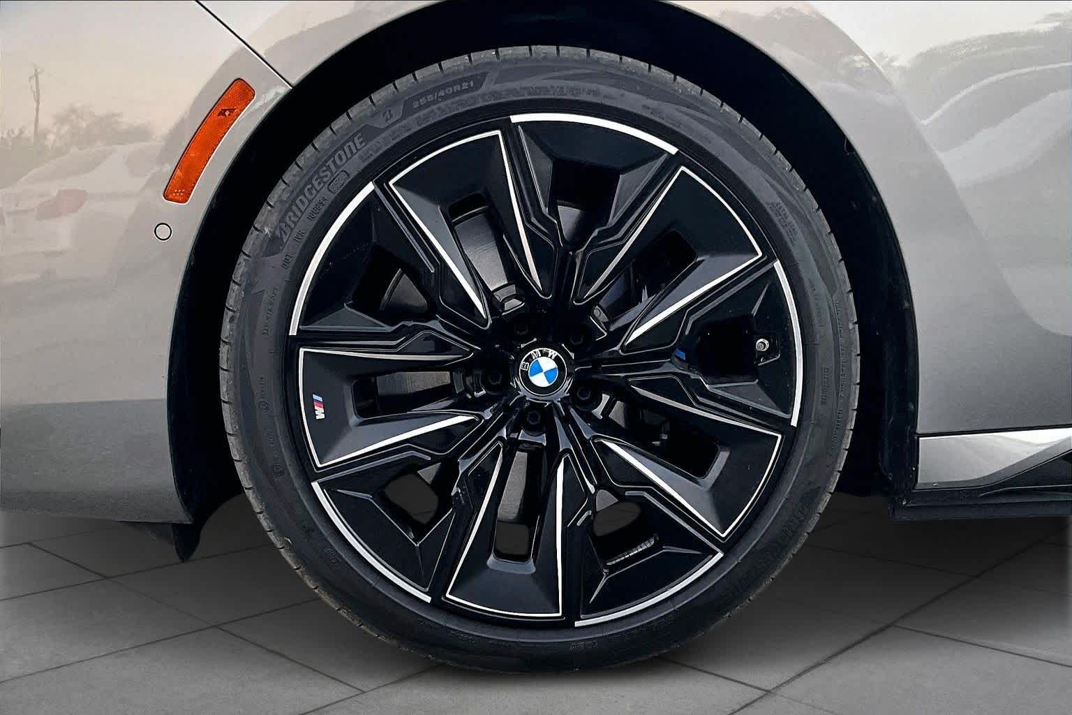 2025 BMW i7 60 - Photo 10
