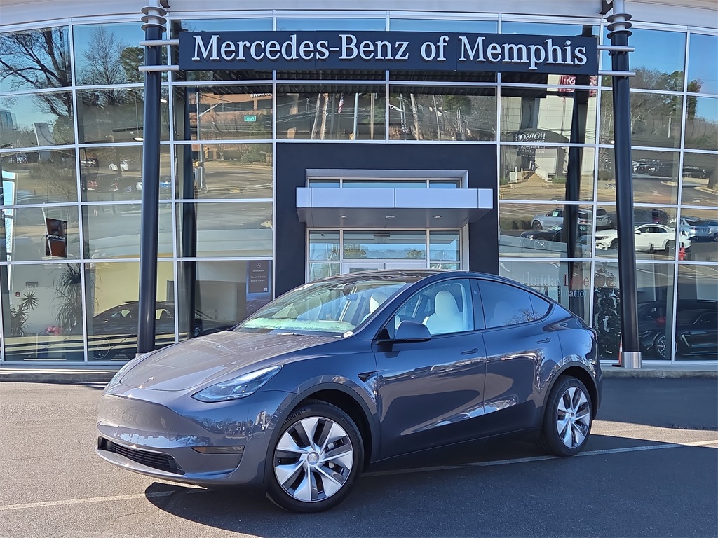 2023 Tesla Model Y Long Range's photo