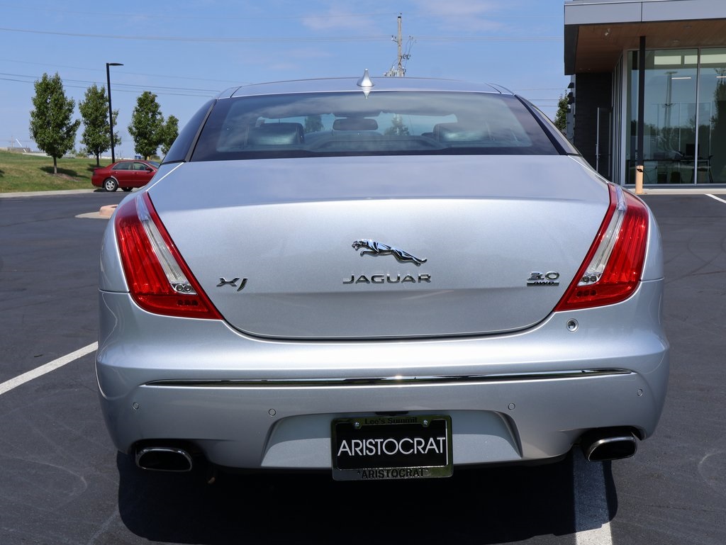 2014 Jaguar XJ Base photo 6