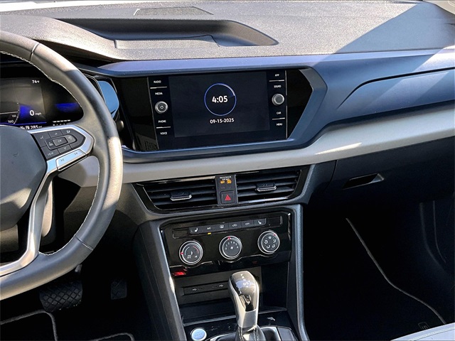2023 Volkswagen Taos SE photo 6
