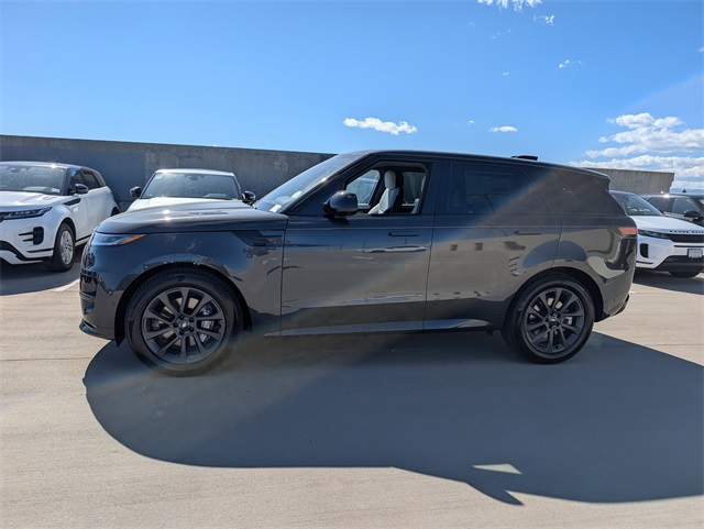 2025 Land Rover Range Rover Sport SE photo 3