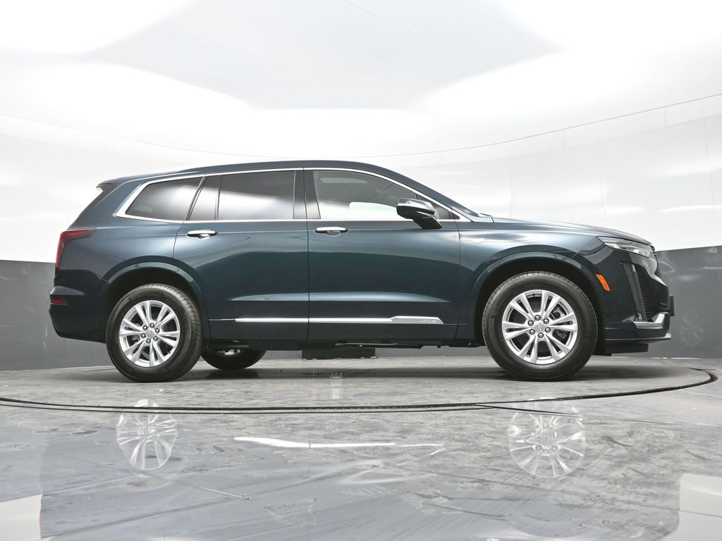 2025 Cadillac XT4 Luxury photo 24