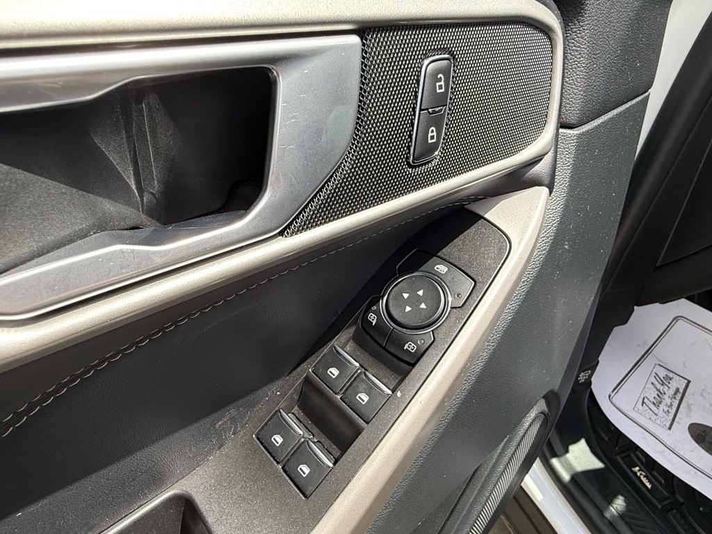 2023 Ford Explorer XLT photo 5