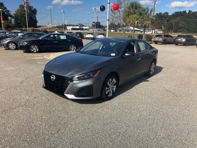 2025 Nissan Altima 2.5 S photo 4