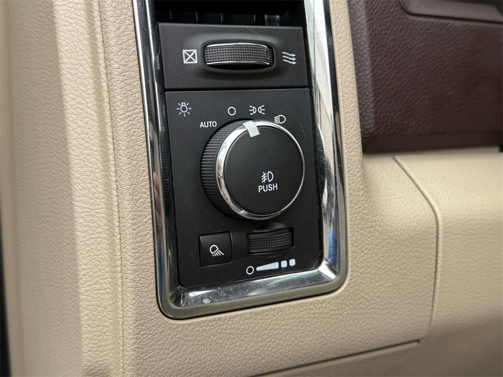 2015 Ram 2500 Laramie photo 28