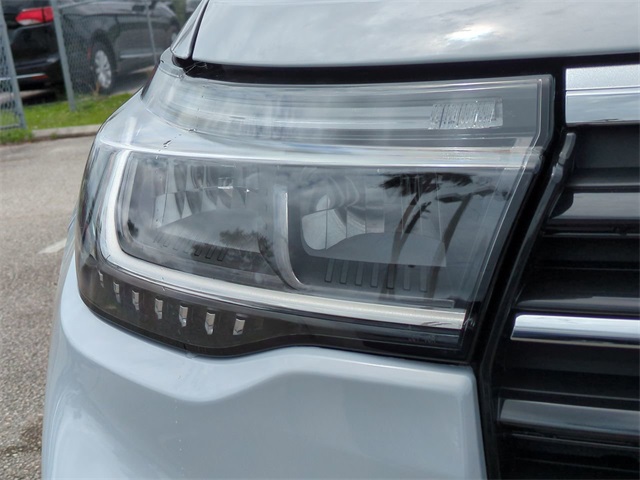 2025 Ford Explorer photo 8