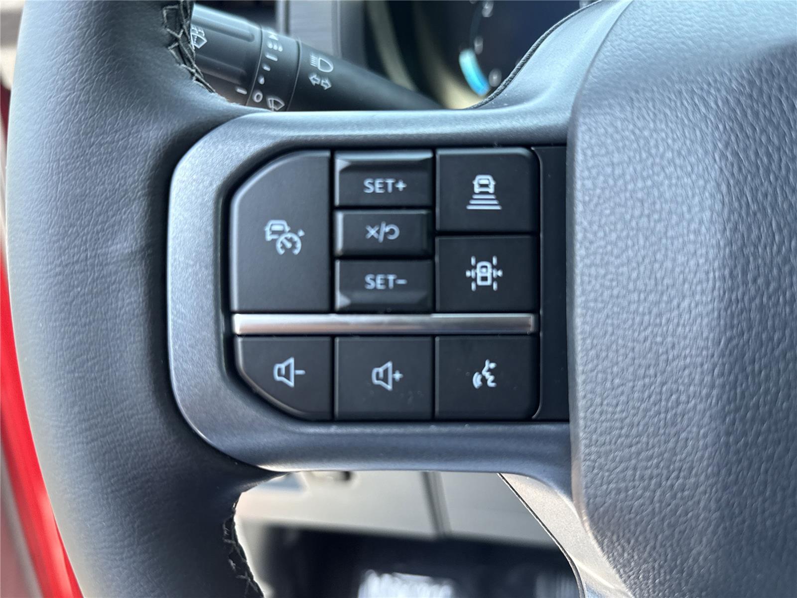 2025 Ford F-150 XLT photo 13