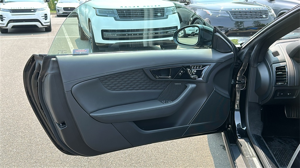 2024 Jaguar F-TYPE R75 P450 photo 9