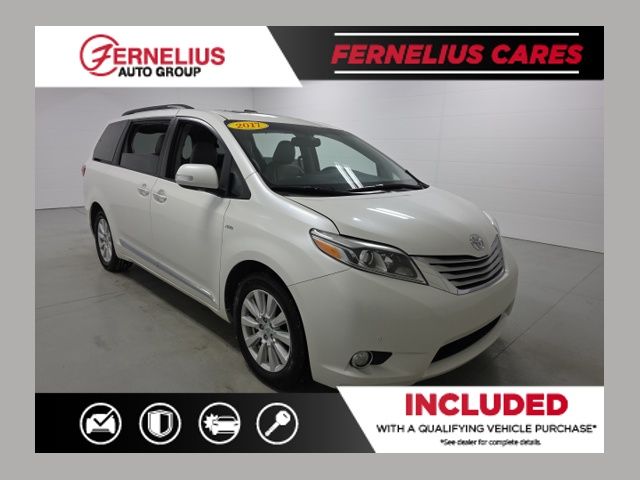 2017 Toyota Sienna Limited's photo