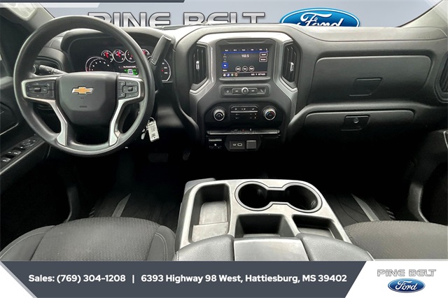 2021 Chevrolet Silverado 2500HD Custom photo 13