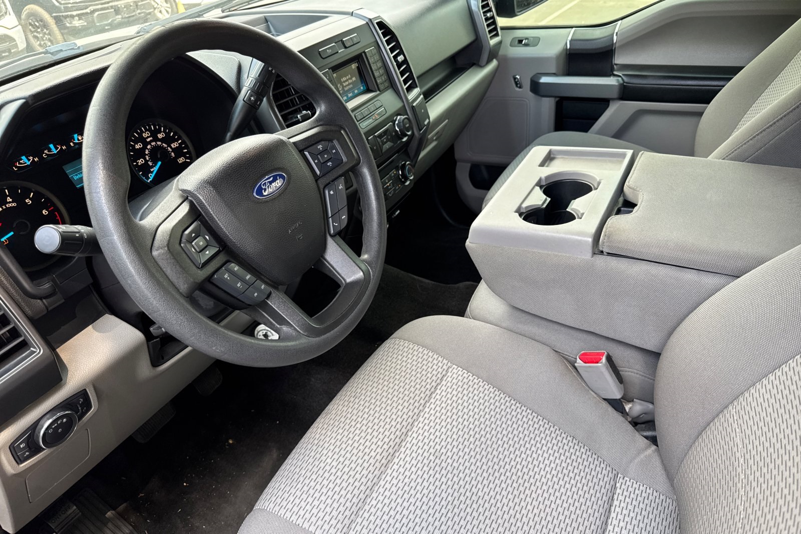 2017 Ford F-150 XLT photo 13